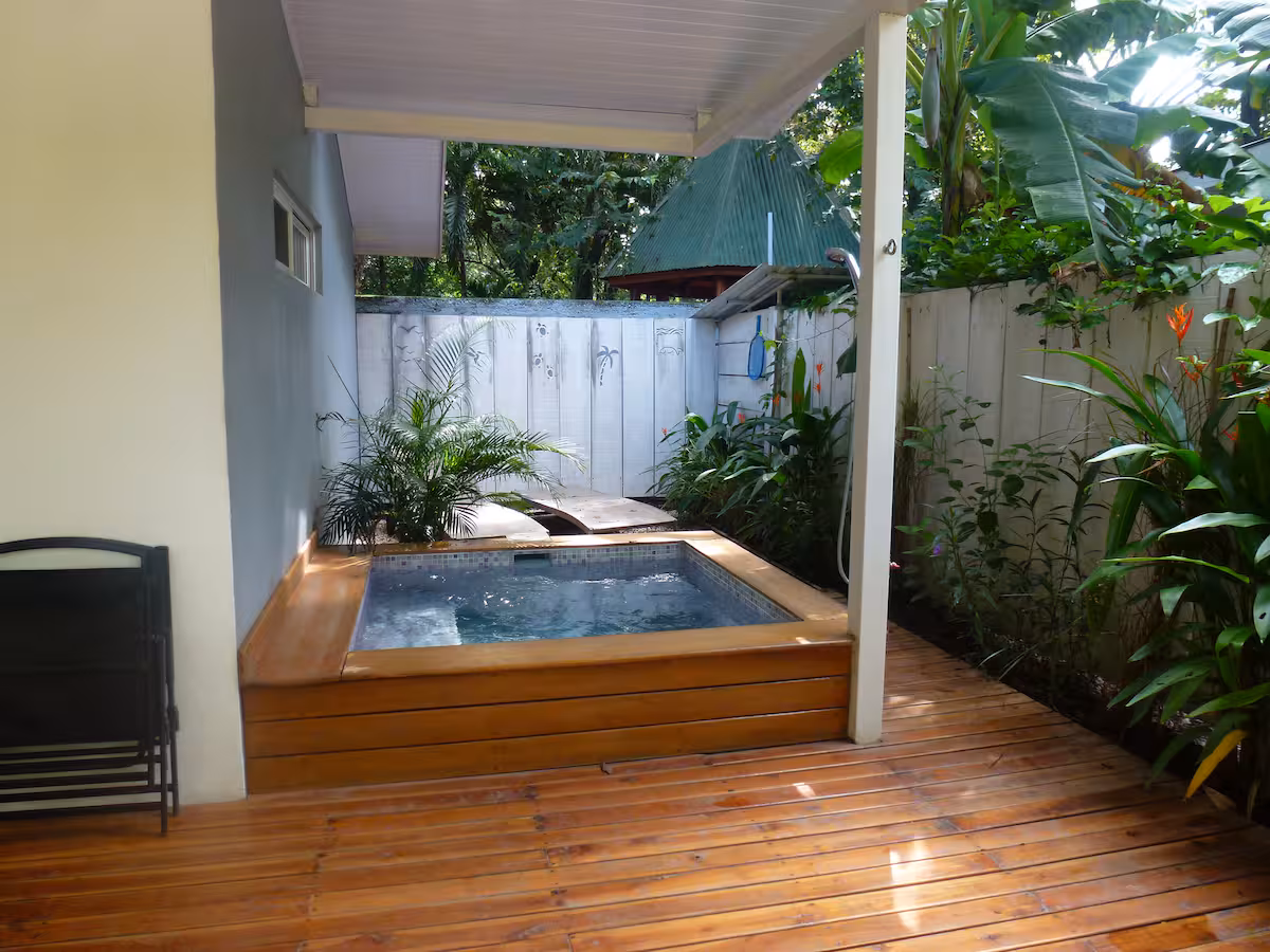 Piscina privada del Bungalow 1 de El Pasito en Playa Potrero