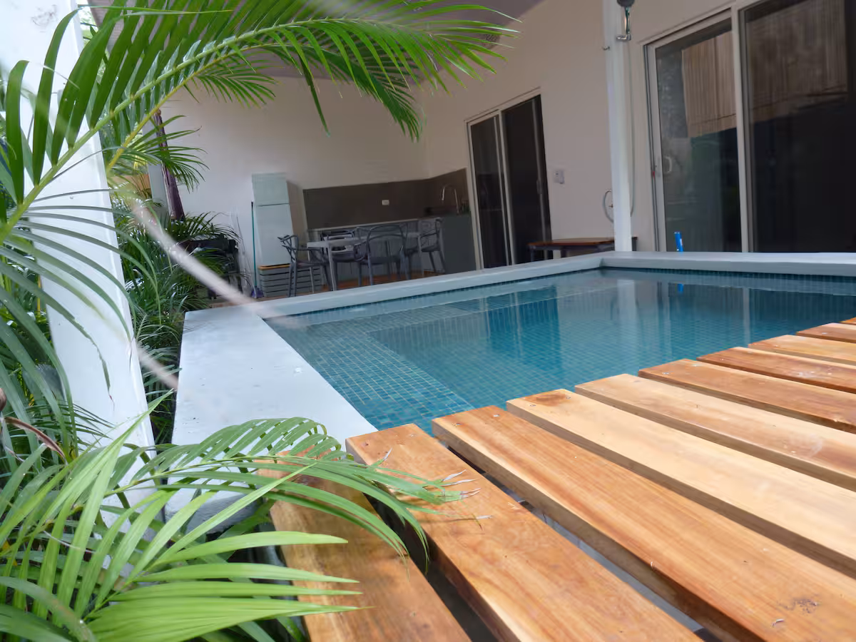 Piscina privada de un bungalow de El Pasito en Playa Potrero